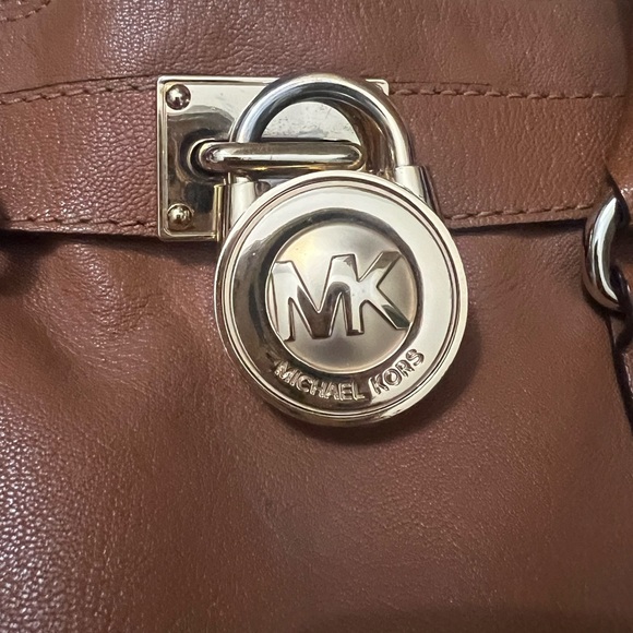 Michael Kors Hamilton Satchel. Cognac leather with gold accents. - Picture 5 of 6